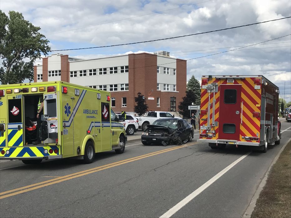 Accident entre une voiture et un tracteur à Rivière Ouelle TVA CIMT CHAU