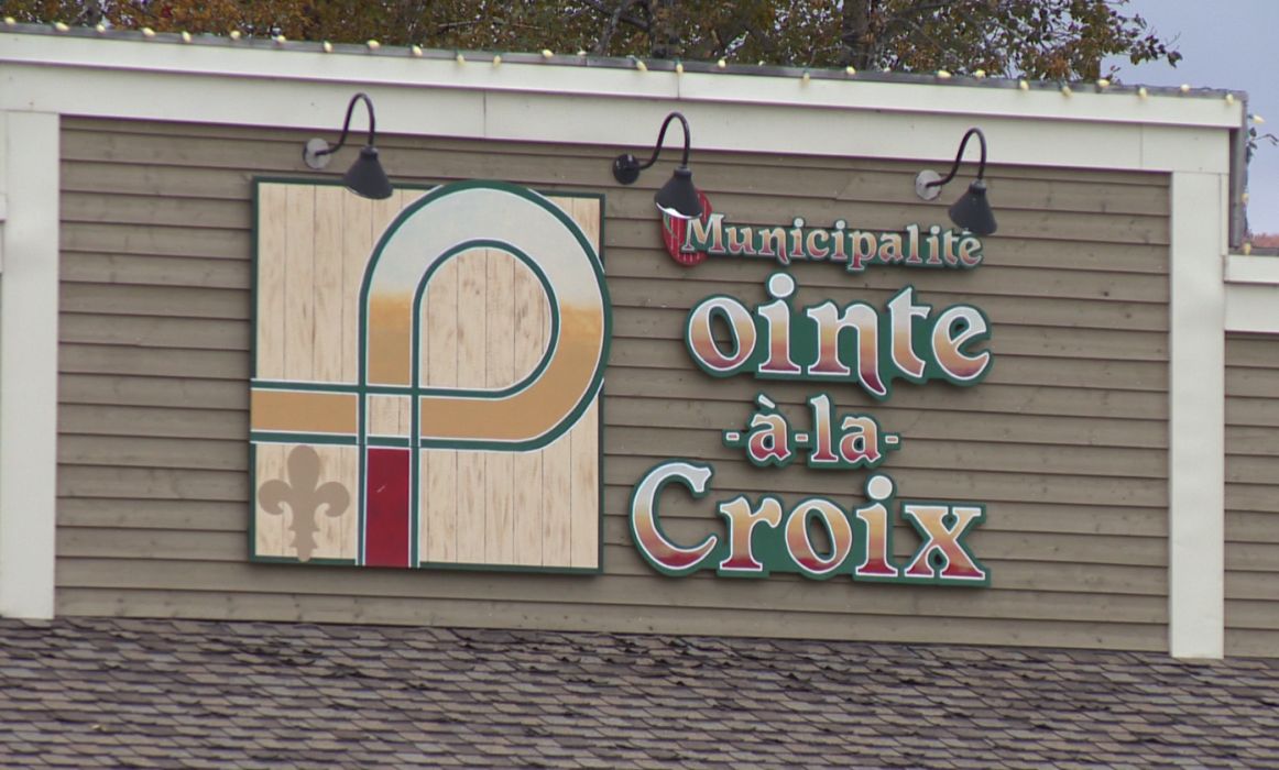 Deux candidats à la mairie aux antipodes à PointeàlaCroix TVA CIMT