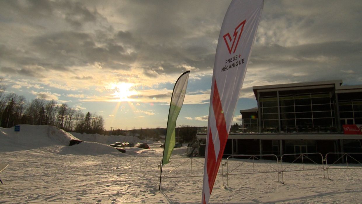Course au coucher de soleil à SaintMathieudeRioux TVA CIMT CHAU