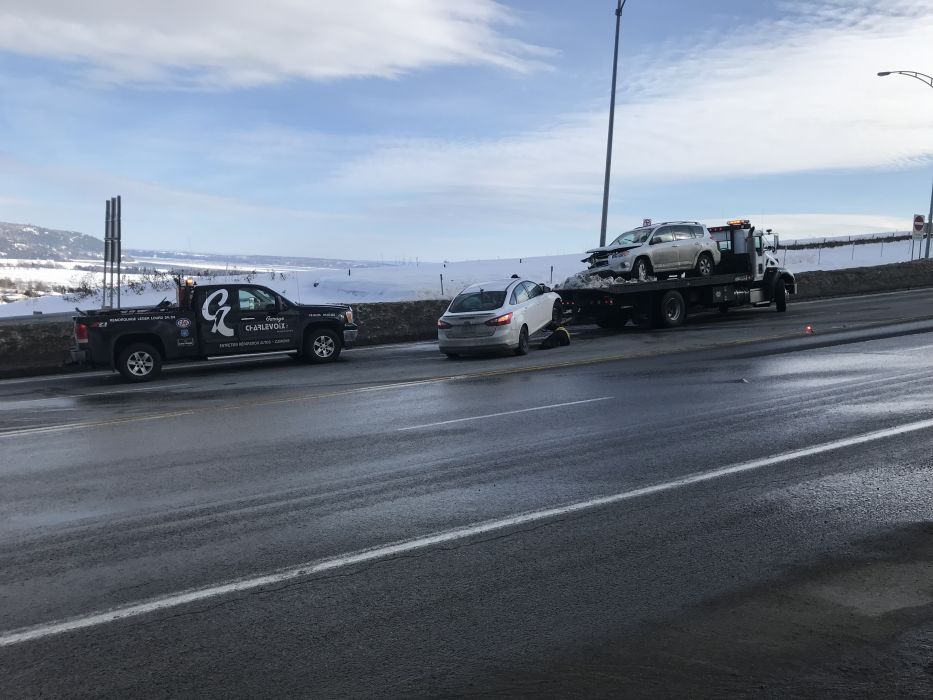 Collision entre deux véhicules sur la route 138 à BaieSaintPaul TVA CIMT CHAU Collision entre deux véhicules sur la route 138 à BaieSaintPaul TVA CIMT CHAU