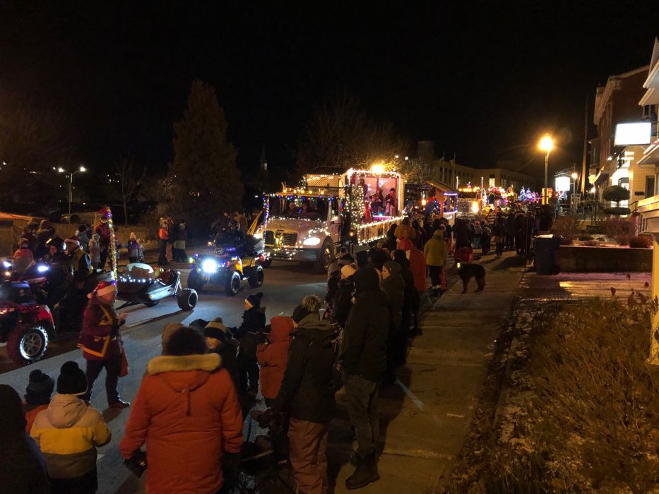 Defile De Noel A Riviere Du Loup La Magie Opere Encore Tva Cimt Chau