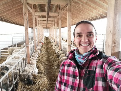Léda Villeneuve, de la ferme ViGo, est finaliste de la 16e édition du concours Tournez-vous vers l’excellence! (Groupe CNW/La Financière agricole du Québec)