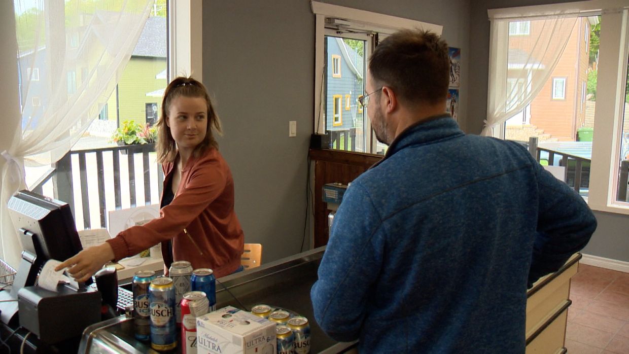 L'épicerie de PetiteRivièreSaintFrançois finalement rouverte TVA