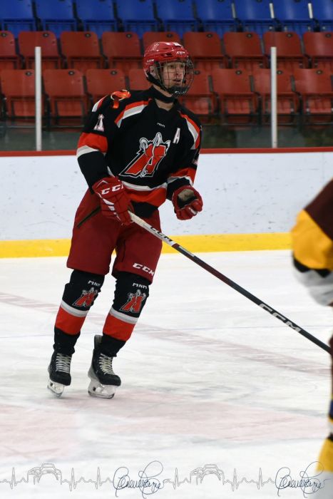 L'Ontario Hockey Association rend obligatoire le port du casque intégral  chez les jeunes