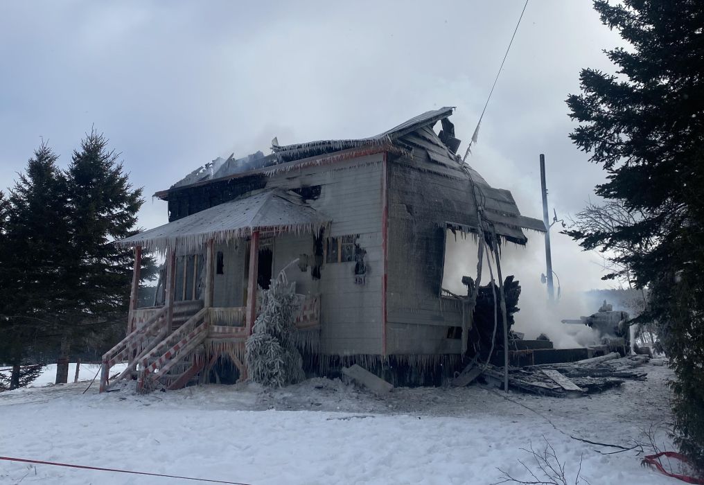 Un Homme Perd La Vie Dans Lincendie Dune Maison à Saint Hubert De Rivière Du Loup Tva Cimt Chau 