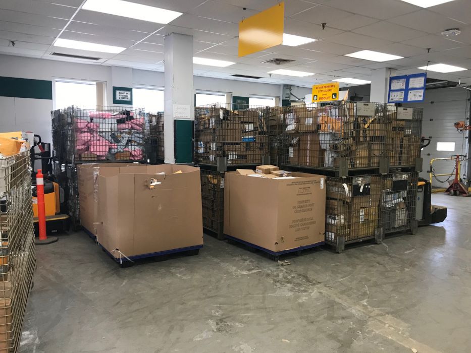 Postes Canada continue de crouler sous les colis - TVA CIMT CHAU