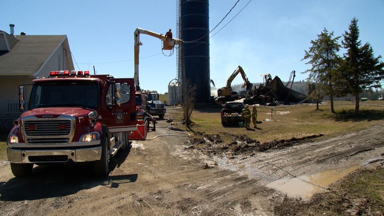 Incendie dans une ferme à SaintMichelduSquatec TVA CIMT CHAU