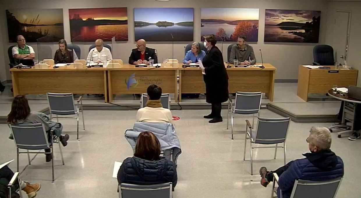 Première séance du conseil à TémiscouatasurleLac une main tendue