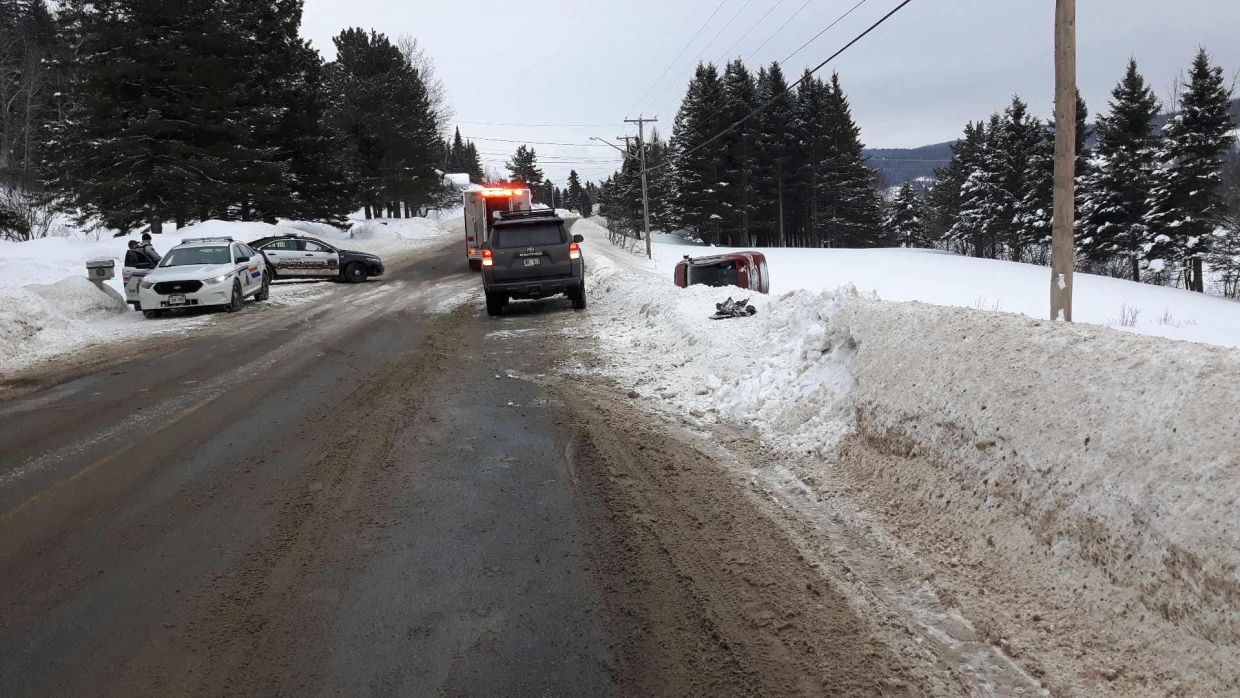 Sortie de route sur le chemin RivièreMadawaska TVA CIMT CHAU